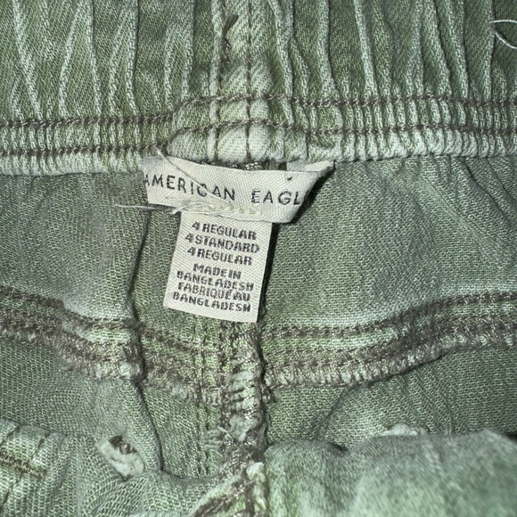 American Eagle Outfitters Olive Joggers. Size 4 - Picture 3 of 4